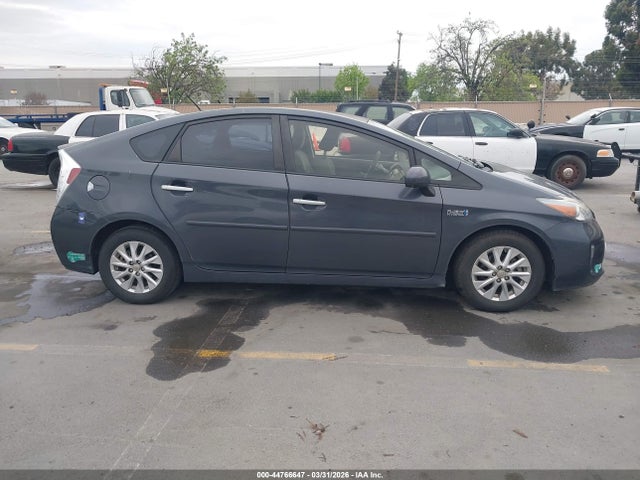 Toyota PRIUS PLUG-IN 2014 JTDKN3DP7E3059202 Image 13