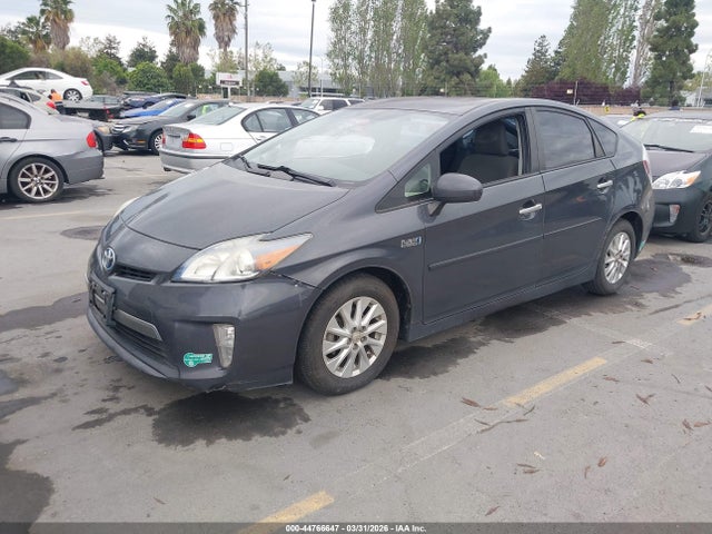 Toyota PRIUS PLUG-IN 2014 JTDKN3DP7E3059202 Image 2