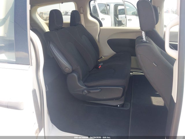 2021 Chrysler Voyager L მანქანა იყიდება აუქციონზე, vin: 2C4RC1AG7MR566569, აუქციონის ნომერი: 44766666
