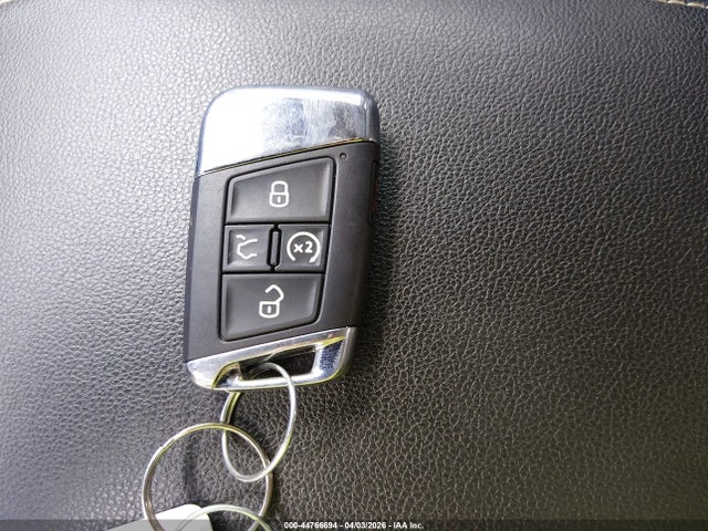 44766694 :رقم المزاد ، 1V2JP2CA2NC565810 vin ، 2022 Volkswagen Atlas 2.0t Se W/technology مزاد بيع