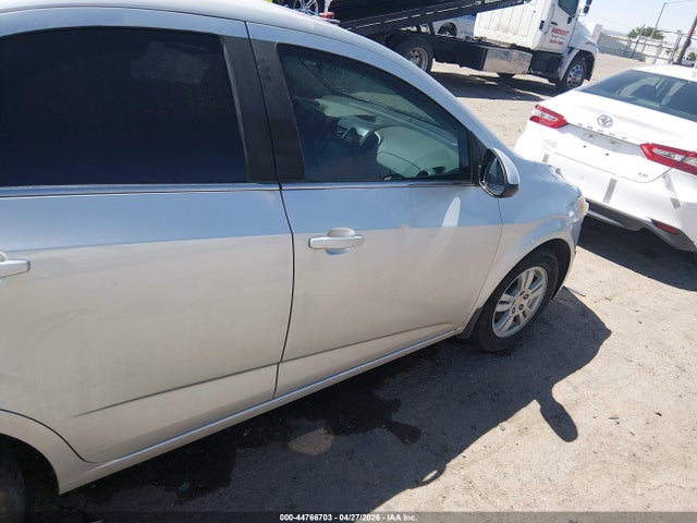 1G1JC5SH8F4213302 Chevrolet Sonic Lt Auto