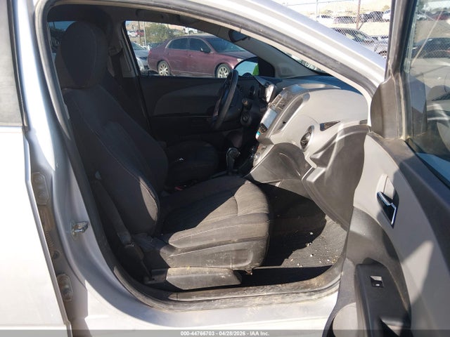 1G1JC5SH8F4213302 Chevrolet Sonic Lt Auto