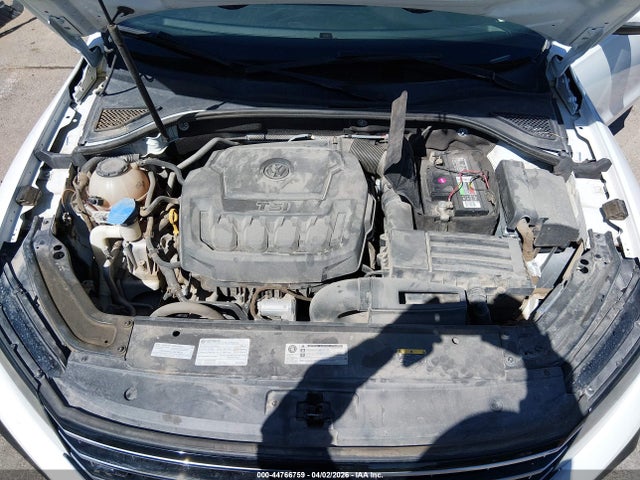 44766759 :رقم المزاد ، 1VWAA7A33JC001045 vin ، 2018 Volkswagen Passat مزاد بيع