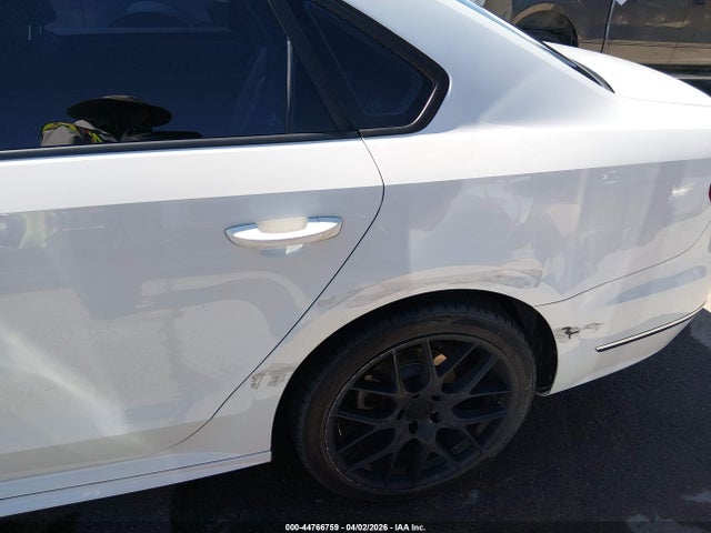 44766759 :رقم المزاد ، 1VWAA7A33JC001045 vin ، 2018 Volkswagen Passat مزاد بيع