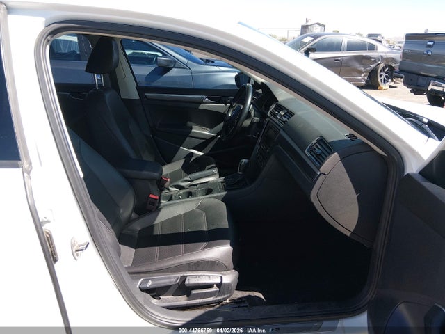 44766759 :رقم المزاد ، 1VWAA7A33JC001045 vin ، 2018 Volkswagen Passat مزاد بيع