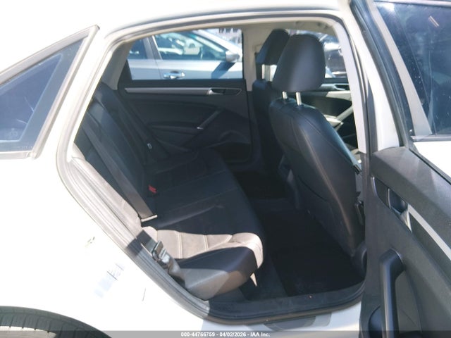 44766759 :رقم المزاد ، 1VWAA7A33JC001045 vin ، 2018 Volkswagen Passat مزاد بيع