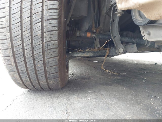 3N1AB7AP0EY305632 Nissan SENTRA SV