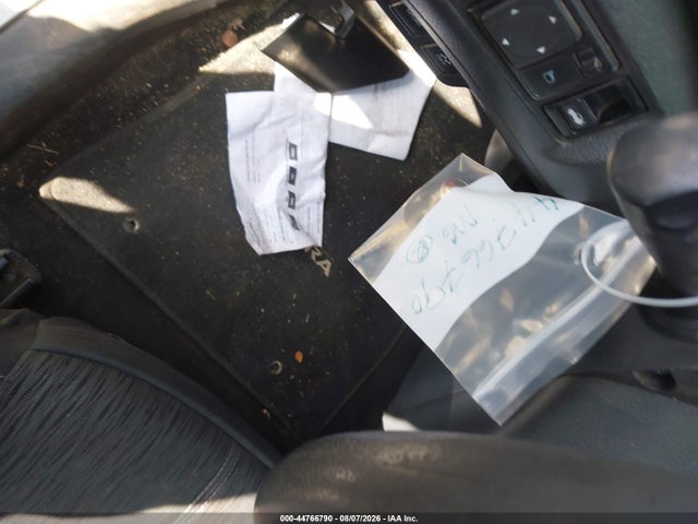 3N1AB7AP0EY305632 Nissan SENTRA SV