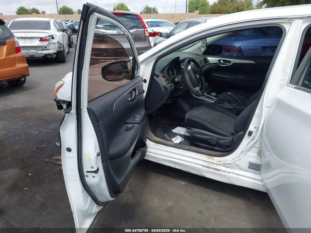 3N1AB7AP0EY305632 Nissan SENTRA SV