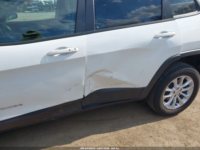 Продажа на аукционе авто 2022 Jeep Cherokee Latitude Lux 4x4, vin: 1C4PJMMX7ND539998, номер лота: 44766815