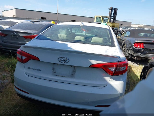 Hyundai SONATA SE 2015 5NPE24AF4FH155561 Image 17