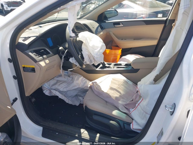 Hyundai SONATA SE 2015 5NPE24AF4FH155561 Image 18