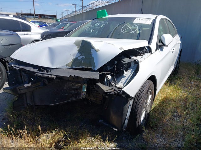 Hyundai SONATA SE 2015 5NPE24AF4FH155561 Image 2