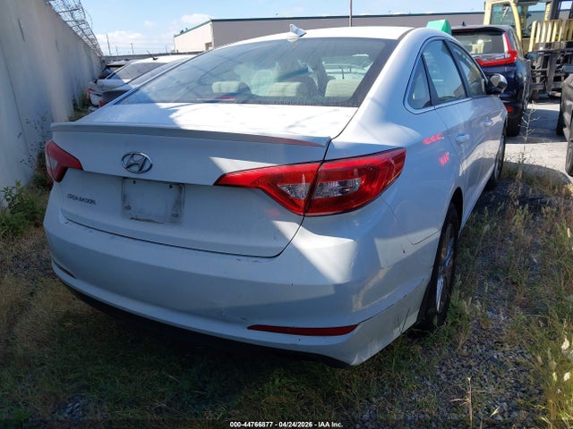 Hyundai SONATA SE 2015 5NPE24AF4FH155561 Image 4