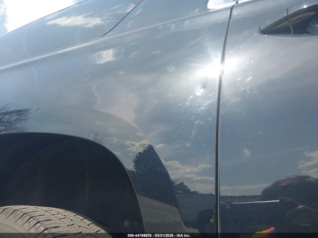 2018 CHEVROLET SUBURBAN 1GNSKGKC1JR274928 Photo 5