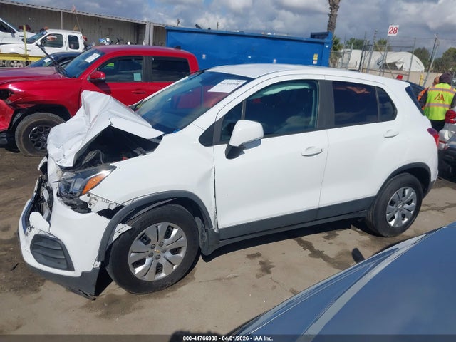 Chevrolet TRAX LS 2019 3GNCJKSB9KL118579 Image 14