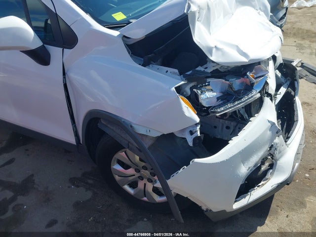 Chevrolet TRAX LS 2019 3GNCJKSB9KL118579 Image 17