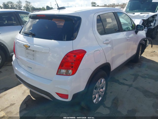Chevrolet TRAX LS 2019 3GNCJKSB9KL118579 Image 4