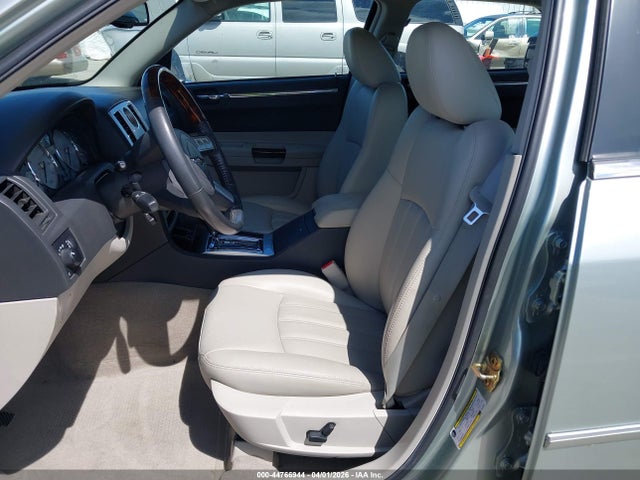 2006 Chrysler 300c მანქანა იყიდება აუქციონზე, vin: 2C3KA63H86H285484, აუქციონის ნომერი: 44766944