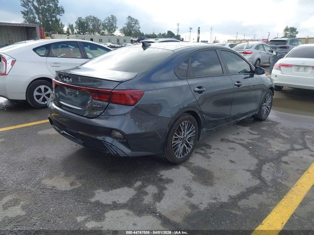 3KPF54AD2NE432642 KIA Forte Gt-line