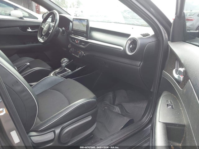 3KPF54AD2NE432642 KIA Forte Gt-line