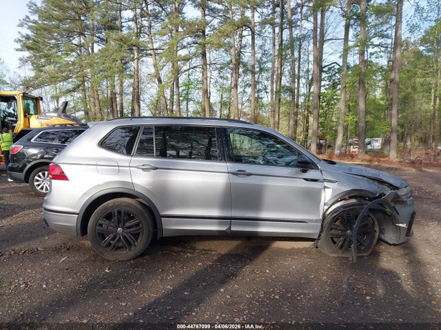 2022 Volkswagen Tiguan 2.0t Se R-line Black მანქანა იყიდება აუქციონზე, vin: 3VV8B7AX6NM011835, აუქციონის ნომერი: 44767099