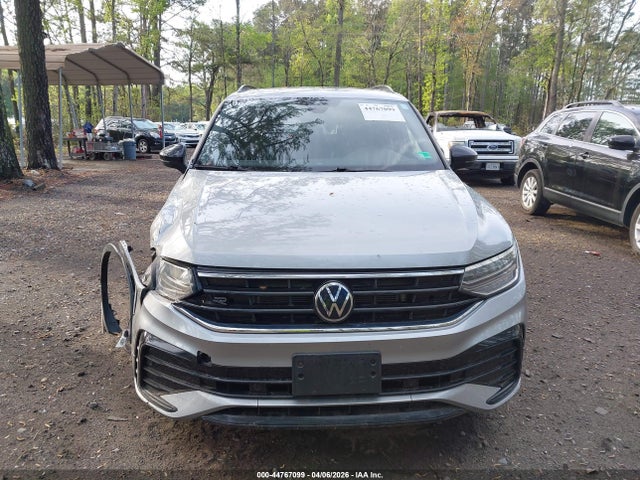 2022 Volkswagen Tiguan 2.0t Se R-line Black მანქანა იყიდება აუქციონზე, vin: 3VV8B7AX6NM011835, აუქციონის ნომერი: 44767099