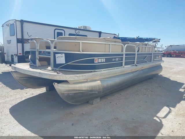 Suntracker Pontoon 2019 BUJ70410E919 Image 2