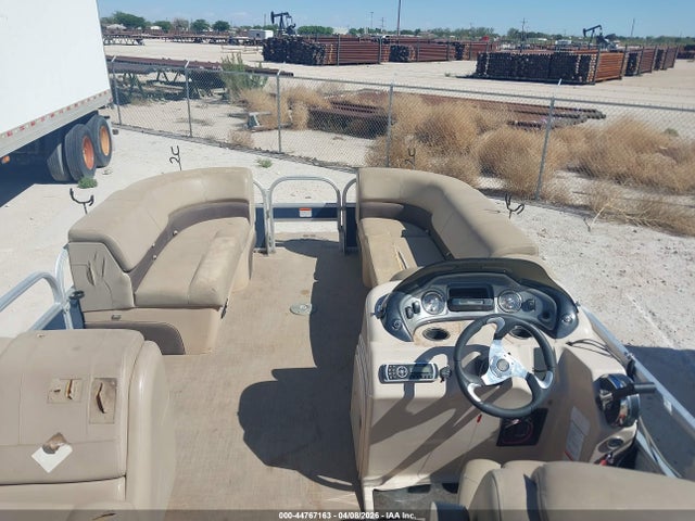Suntracker Pontoon 2019 BUJ70410E919 Image 5