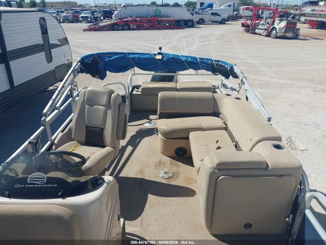 Suntracker Pontoon 2019 BUJ70410E919 Image 8