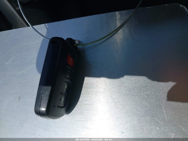 2T3NFREV1GW300584 Toyota RAV4 SE