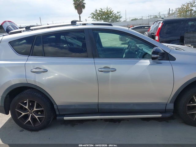 2T3NFREV1GW300584 Toyota RAV4 SE