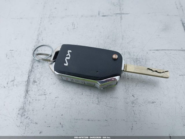 KIA K5 LX 2022 5XXG24J28NG129142 Image 11
