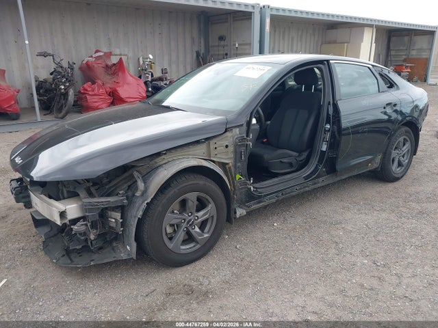 KIA K5 LX 2022 5XXG24J28NG129142 Image 2