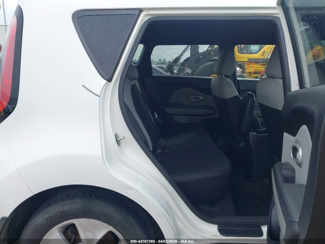 KNDJN2A2XG7338251 KIA Soul