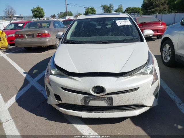 JTDKARFU6G3014630 Toyota Prius Three