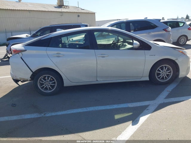 JTDKARFU6G3014630 Toyota Prius Three