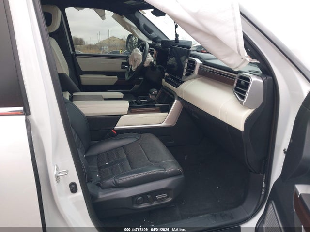 2024 Toyota Sequoia Capstone მანქანა იყიდება აუქციონზე, vin: 7SVAAABAXRX025060, აუქციონის ნომერი: 44767409