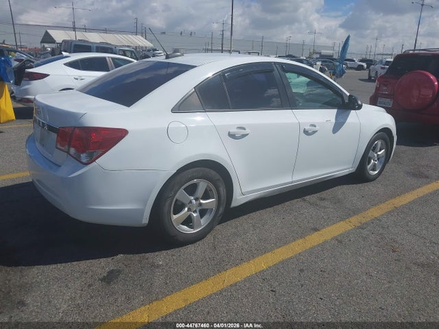 1G1PA5SG4F7291291 Chevrolet Cruze Ls Auto