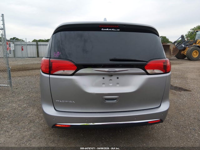 Auction sale of the 2017 Chrysler Pacifica Touring-l, vin: 2C4RC1BGXHR583578, lot number: 44767471