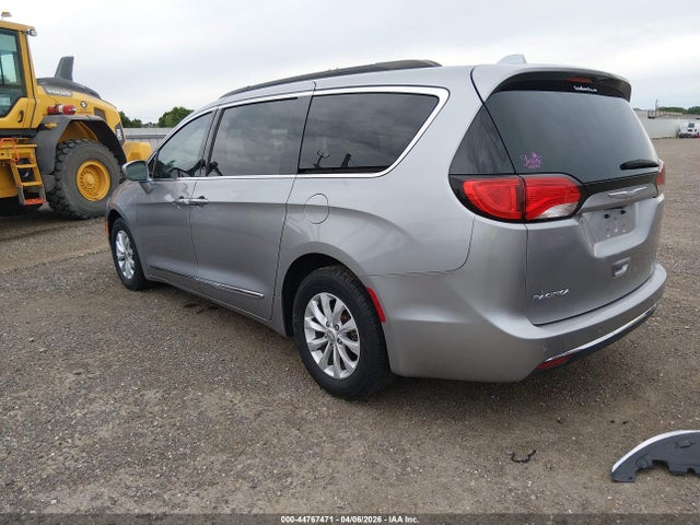 Auction sale of the 2017 Chrysler Pacifica Touring-l, vin: 2C4RC1BGXHR583578, lot number: 44767471