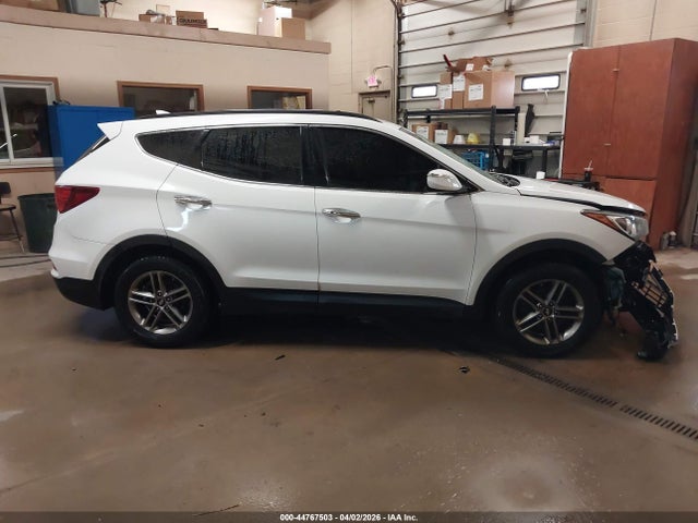 Продаж на аукціоні авто 2018 Hyundai Santa Fe Sport 2.4l, vin: 5NMZUDLB7JH085615, номер лоту: 44767503