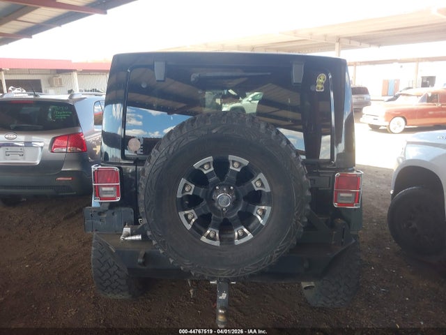 44767519 :رقم المزاد ، 1C4BJWEG7CL148812 vin ، 2012 Jeep Wrangler Unlimited Sahara مزاد بيع
