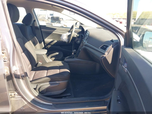 5NPD74LFXJH345819 Hyundai ELANTRA SE