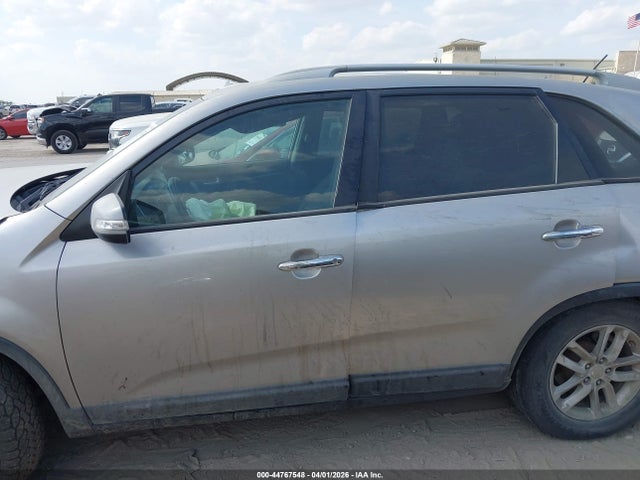 5XYKT4A65FG611882 KIA SORENTO LX