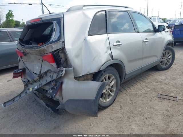 5XYKT4A65FG611882 KIA SORENTO LX