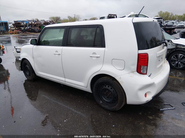 Scion XB 2014 JTLZE4FE0EJ055900 Image 3