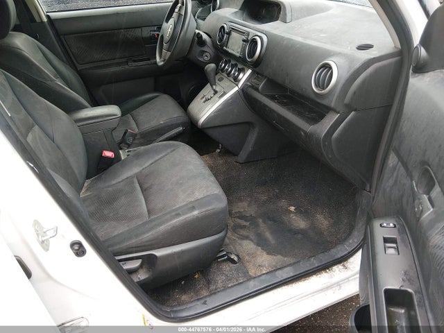 Scion XB 2014 JTLZE4FE0EJ055900 Image 5