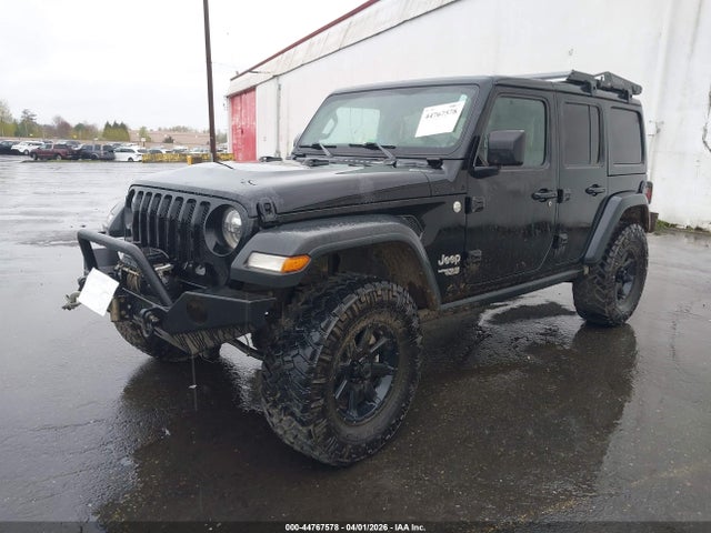 1C4HJXDG5JW111447 Jeep Wrangler Unlimited Sport S 4x4