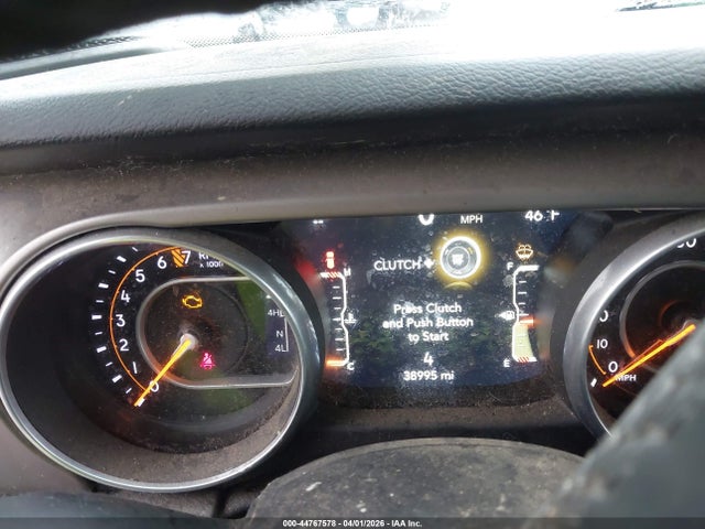 1C4HJXDG5JW111447 Jeep Wrangler Unlimited Sport S 4x4